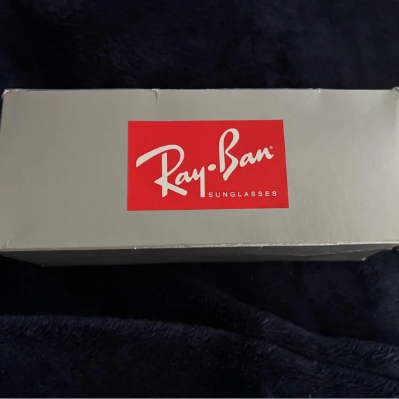 Ray-Ban Classic Aviator Gold Frame Sunglasses For Women